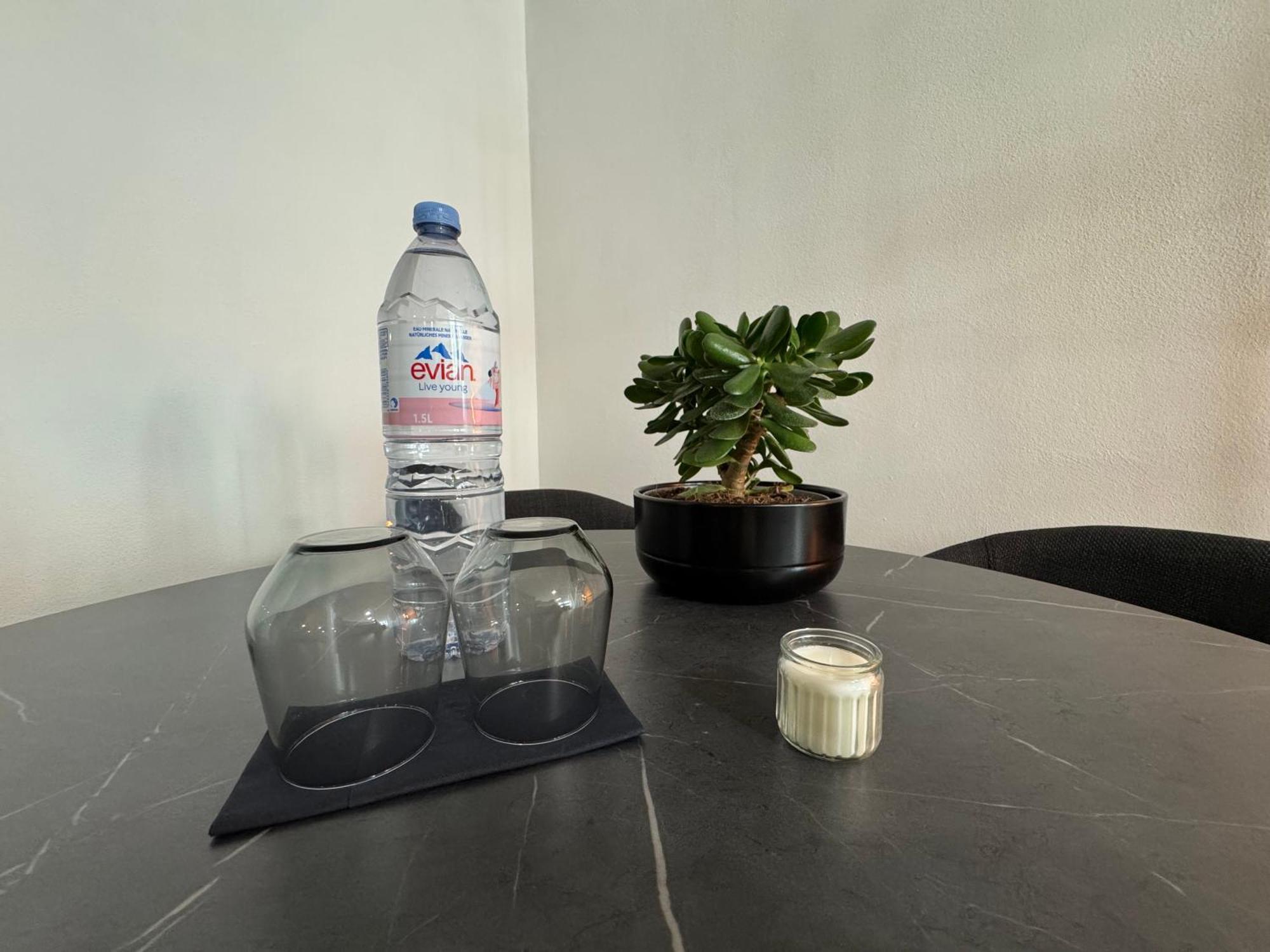 Appartement Au Rez-De-Chaussee En Vieille Ville De 波朗特吕 外观 照片